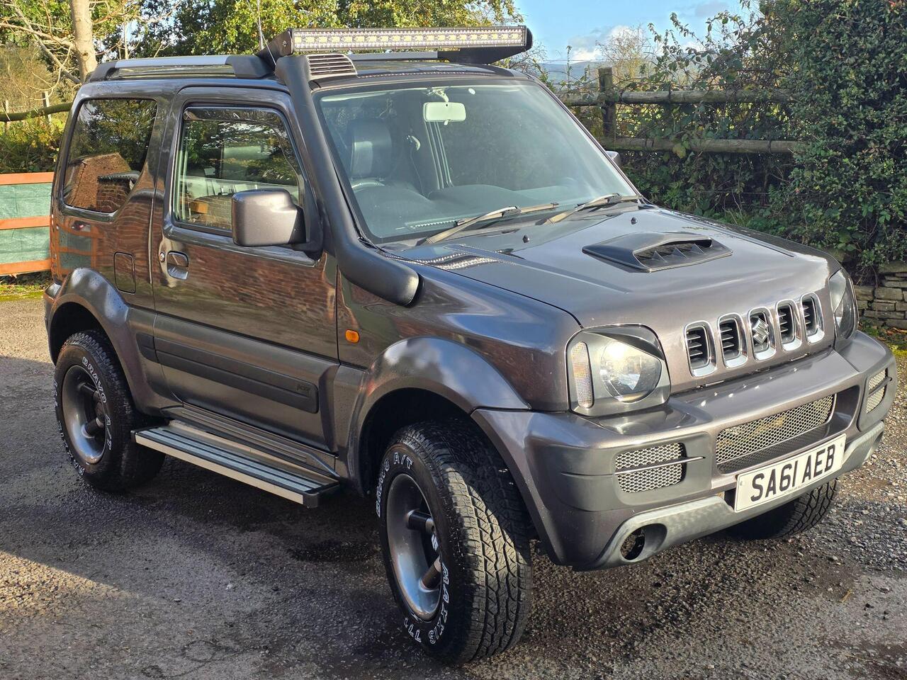 Suzuki Jimny photo 8 of 61