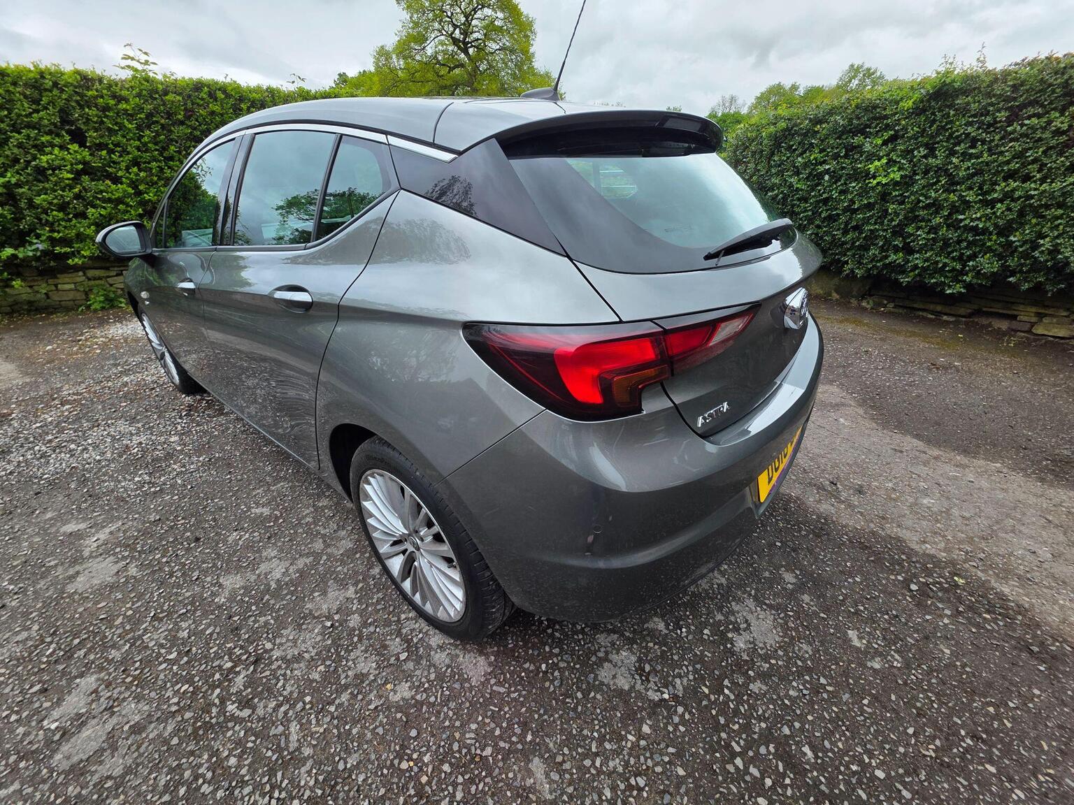 Vauxhall Astra photo 5 of 23