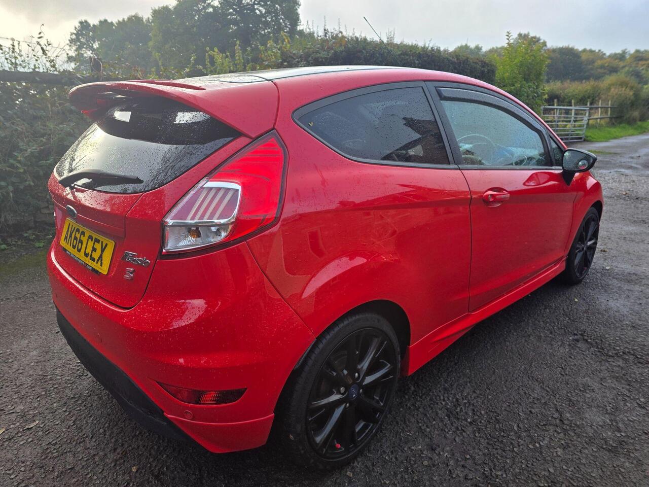 Ford Fiesta Zetec S photo 27 of 62