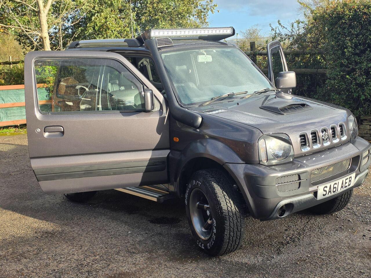 Suzuki Jimny photo 1 of 61